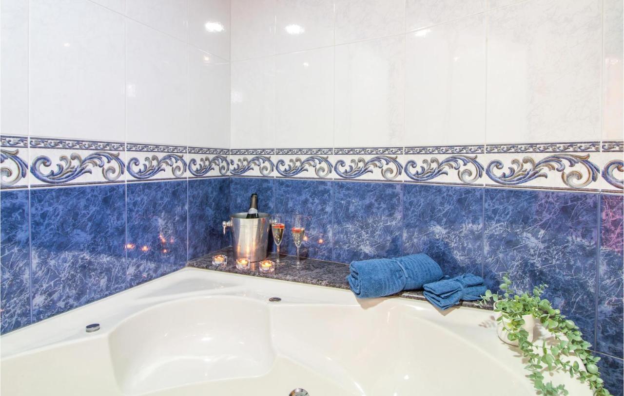 Cozy Apartment In Aguilas With Kitchen Zewnętrze zdjęcie